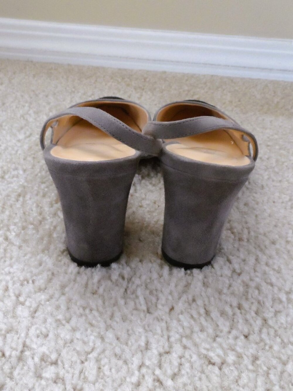 Ivanka Trump - two tone suede Block Heels size 8 - Picture 4 of 12
